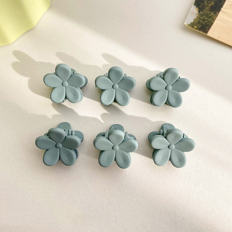 6Pcs/Bag Cute Mini Flower Crab Hair Clip Small Heart Acrylic Hair Claw Clips for Girls Women Children Barrettes Hair Accessories